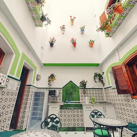 Charming بيت شباب *