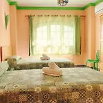 بيت شباب Charming نيرخا