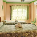 Charming بيت شباب *