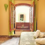 Charming بيت شباب